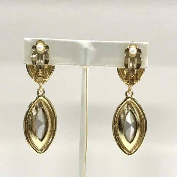 Gold Tone Clip-On Earrings with Green Aurora Borealis‎ Crystal Stones - Picture 2 of 2